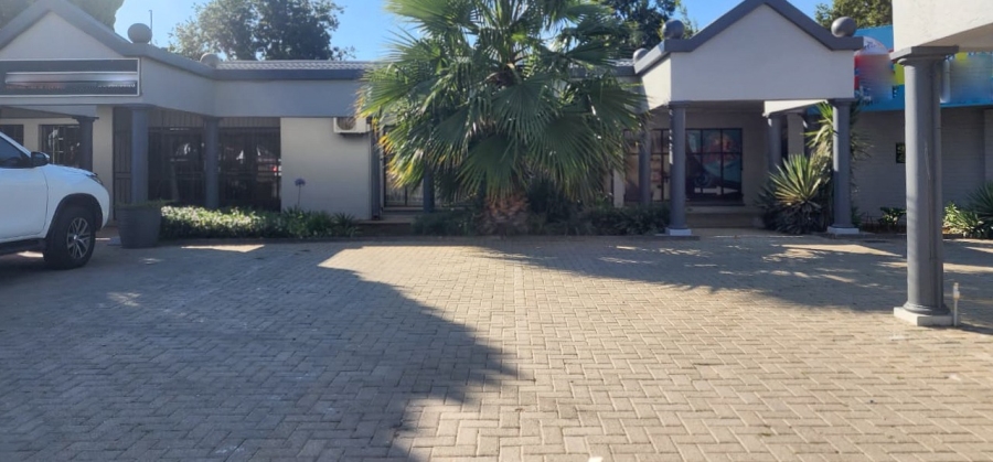 Commercial Property for Sale in Wilkoppies North West